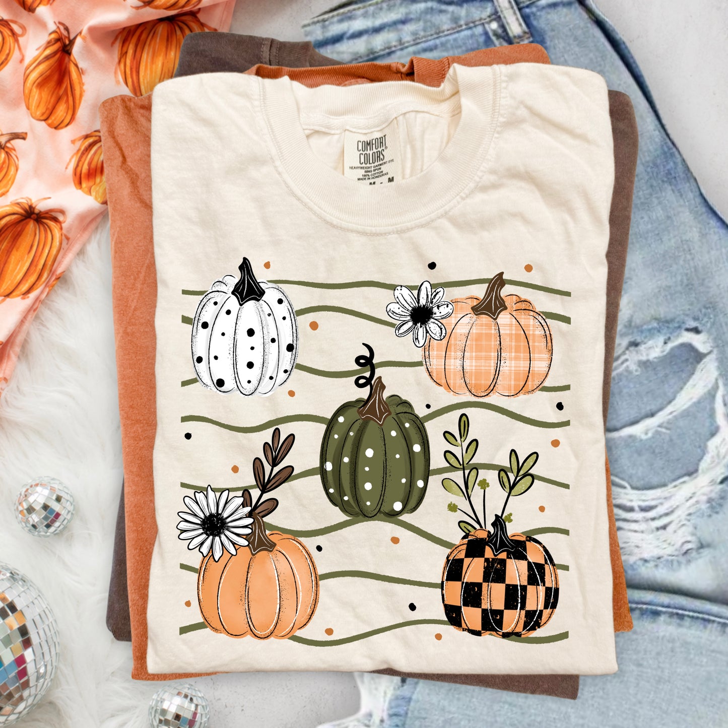 5 Pumpkins And Wavy Lines