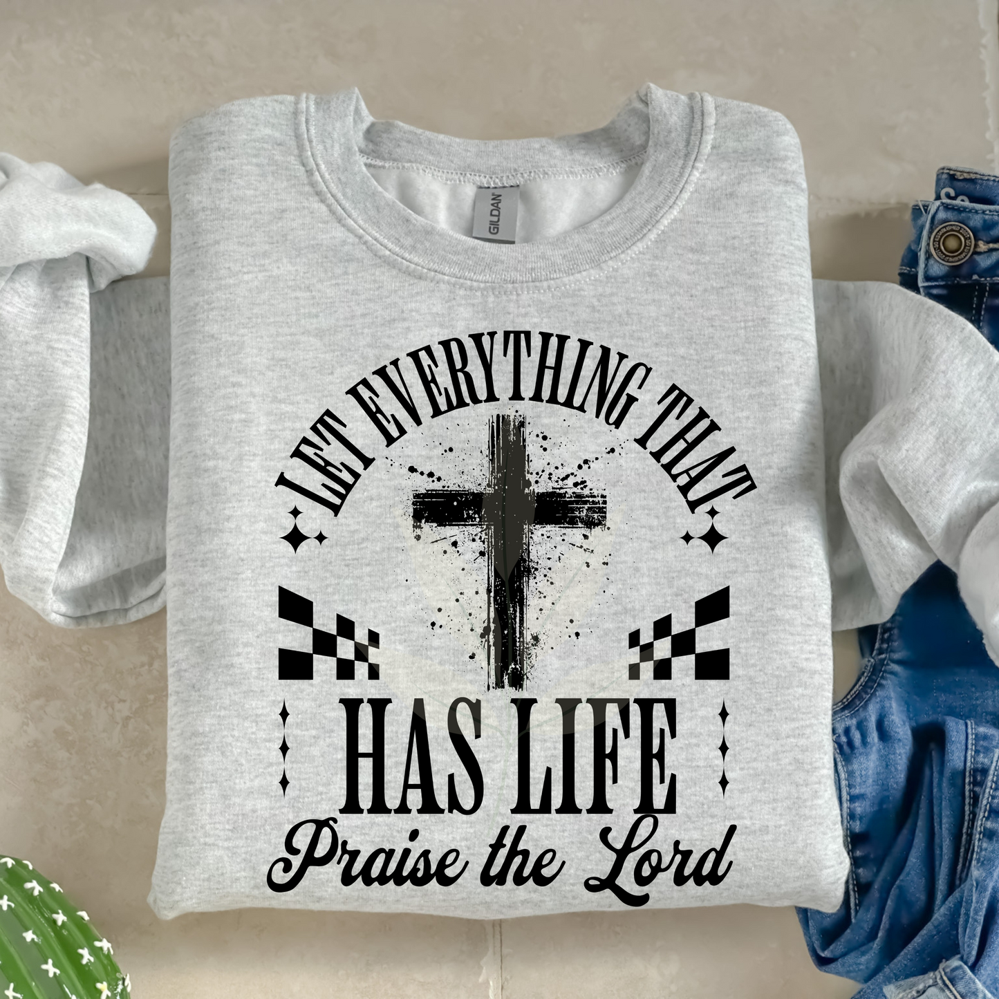 SEMI EXCLUSIVE - Let Everything That Has Life