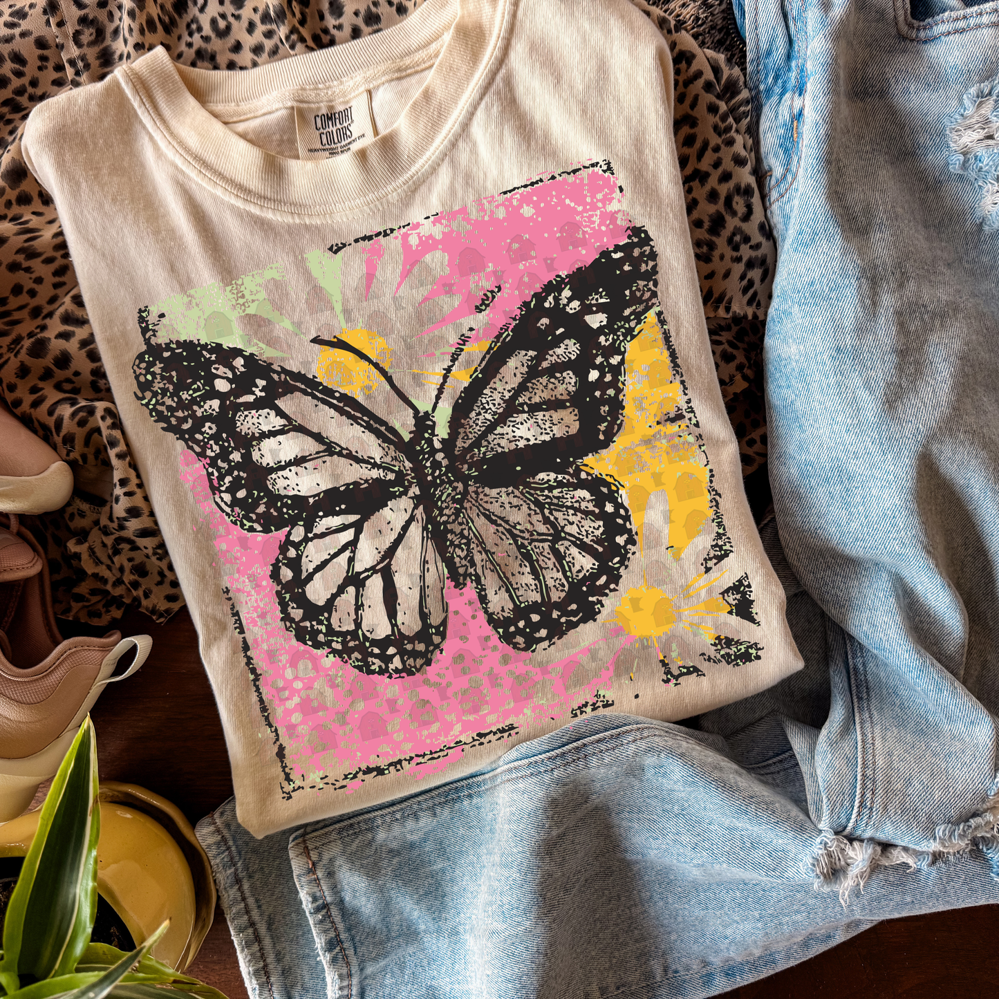 Grunged Butterfly And Daisies